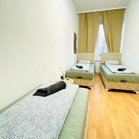 וינה Bright 5Br Shared Apartment W Great Transport Link מראה חיצוני תמונה