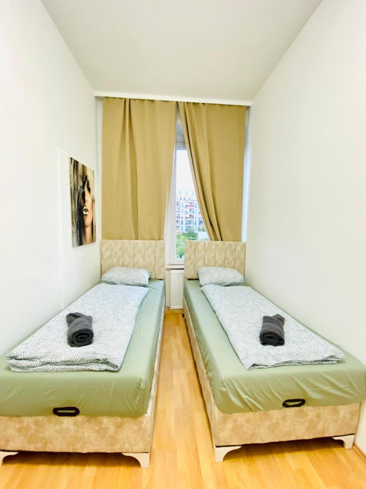וינה Bright 5Br Shared Apartment W Great Transport Link מראה חיצוני תמונה