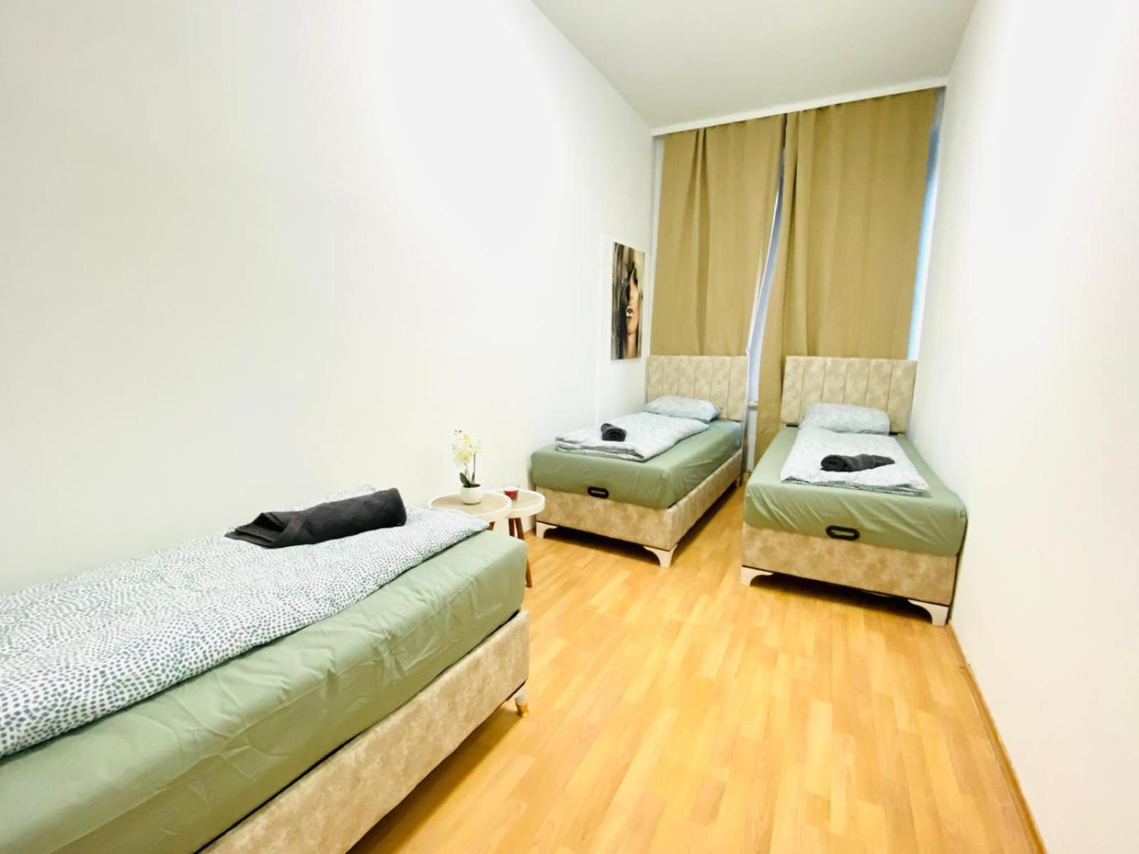 וינה Bright 5Br Shared Apartment W Great Transport Link מראה חיצוני תמונה