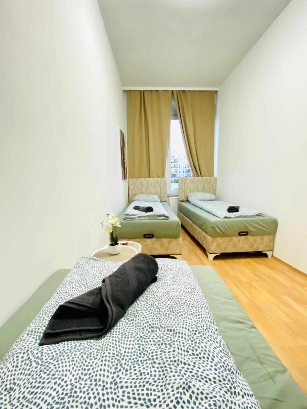וינה Bright 5Br Shared Apartment W Great Transport Link מראה חיצוני תמונה