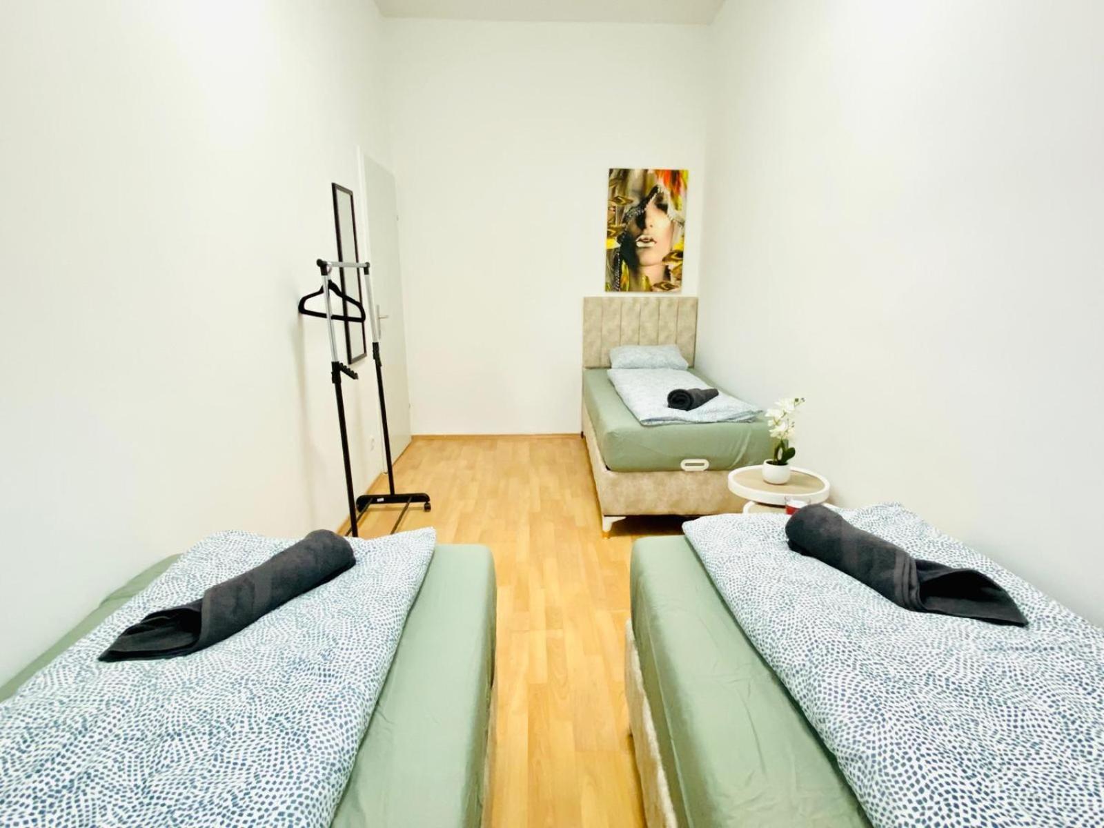 וינה Bright 5Br Shared Apartment W Great Transport Link מראה חיצוני תמונה