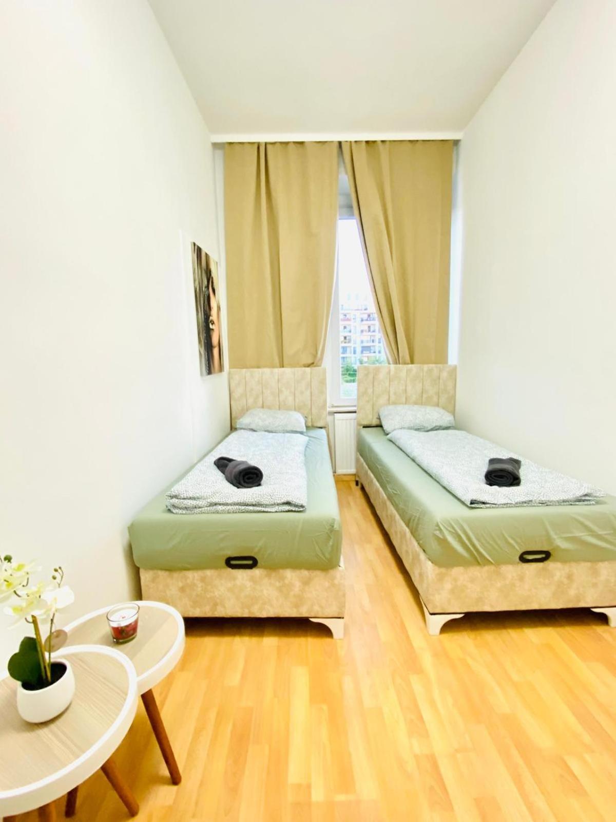 וינה Bright 5Br Shared Apartment W Great Transport Link מראה חיצוני תמונה