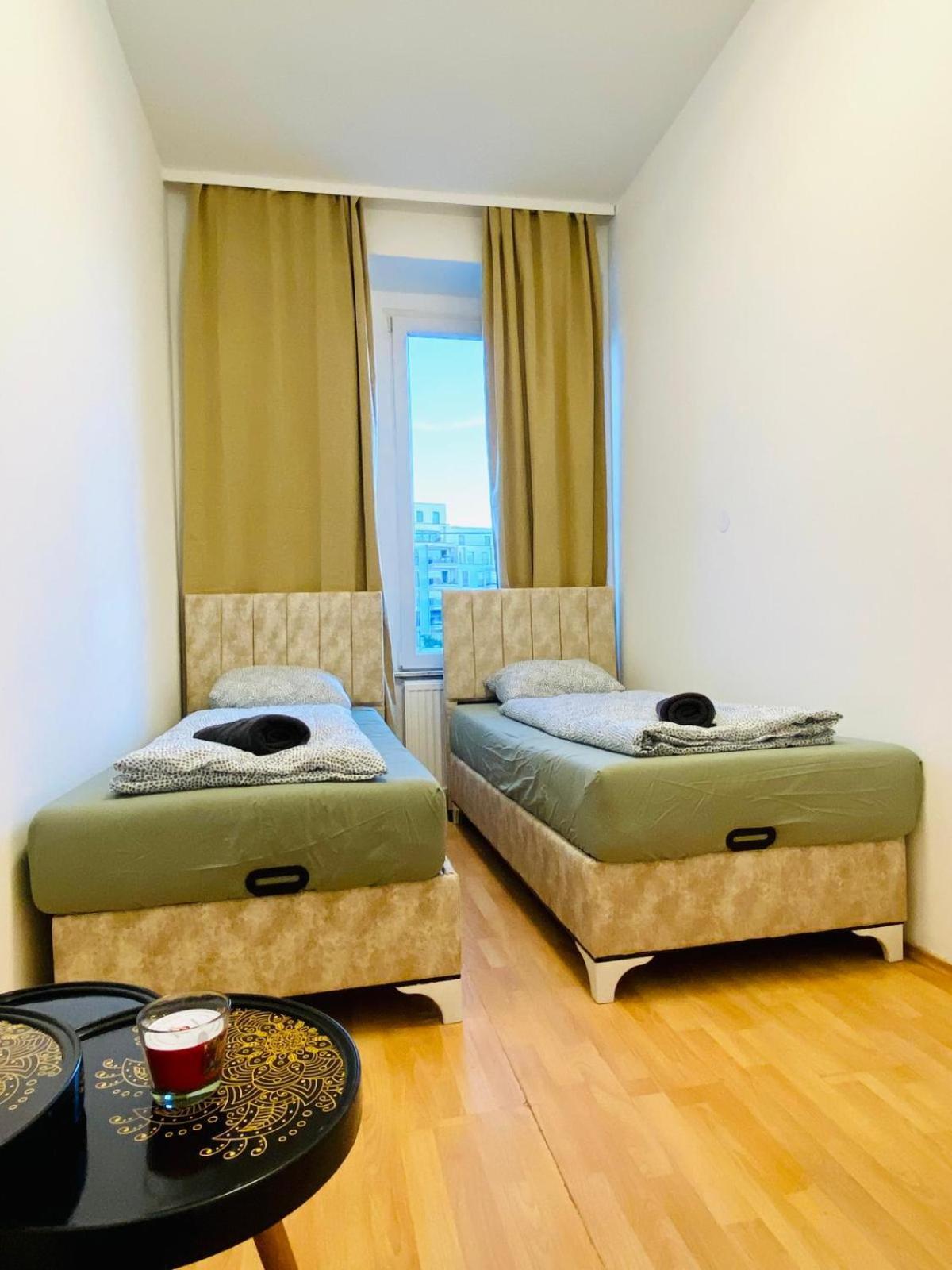 וינה Bright 5Br Shared Apartment W Great Transport Link מראה חיצוני תמונה