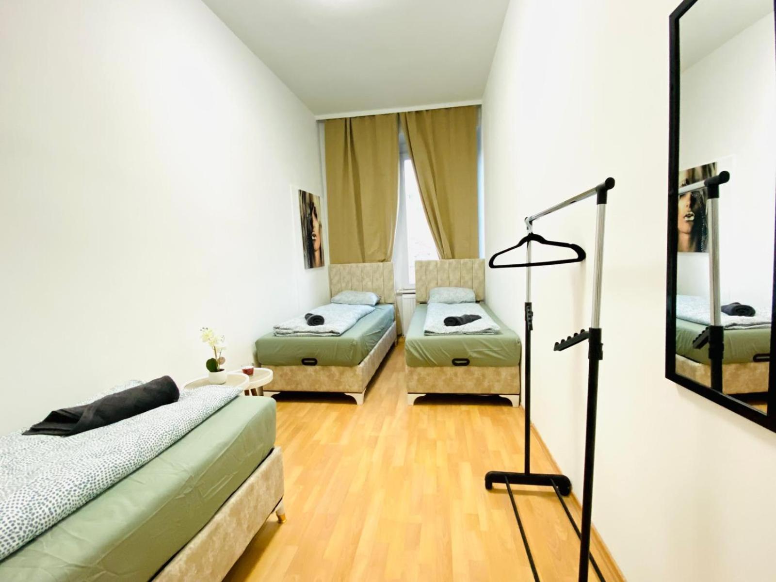 וינה Bright 5Br Shared Apartment W Great Transport Link מראה חיצוני תמונה