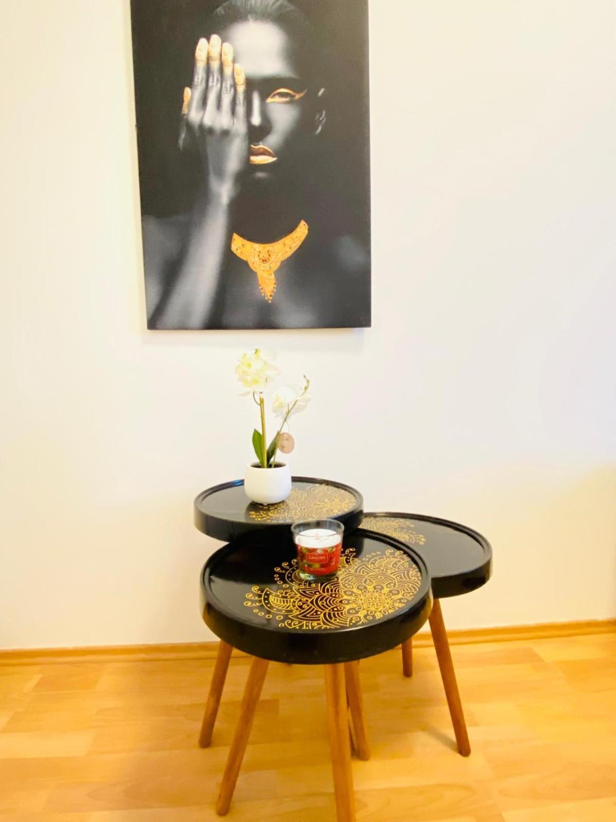 וינה Bright 5Br Shared Apartment W Great Transport Link מראה חיצוני תמונה