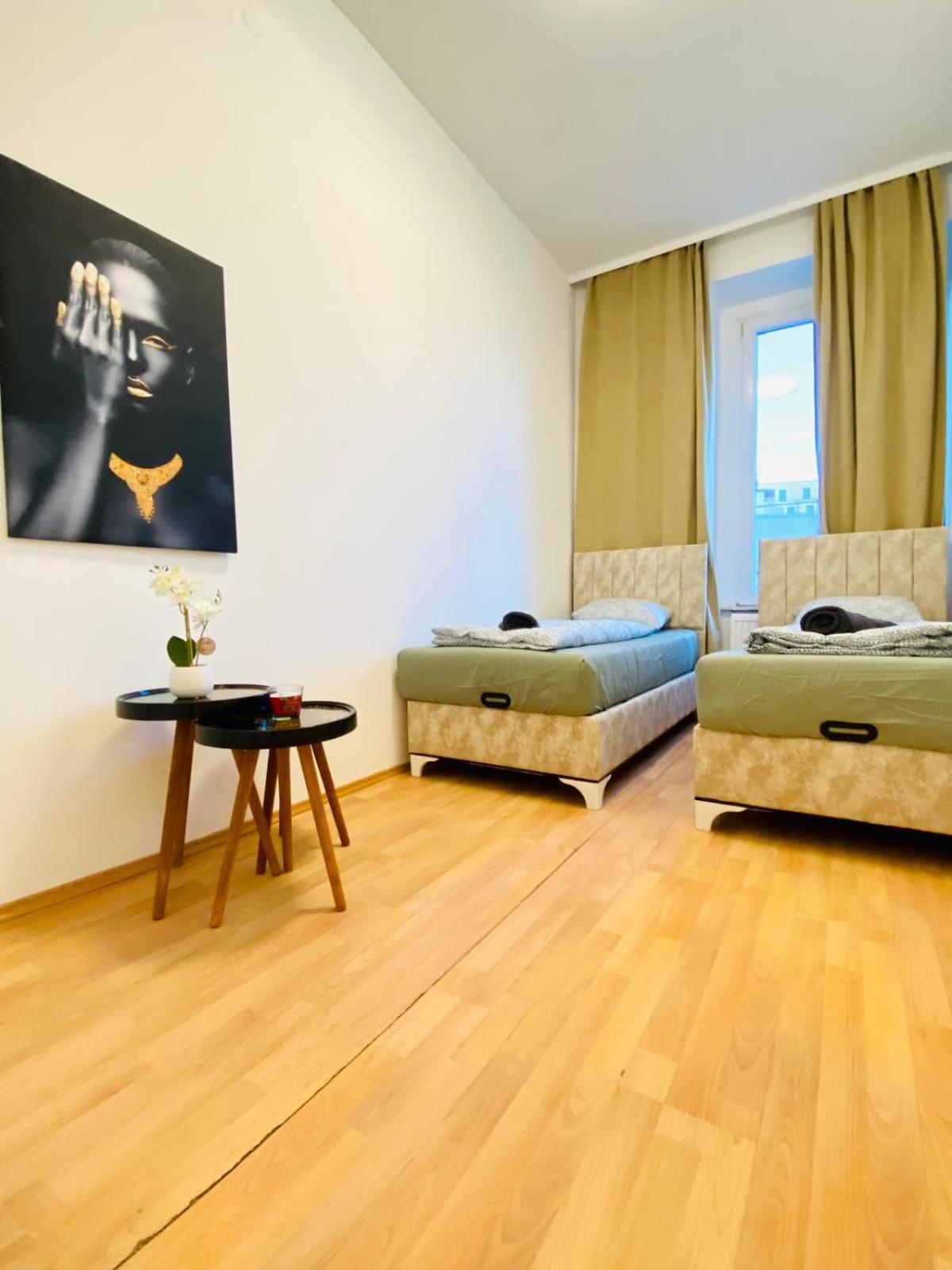וינה Bright 5Br Shared Apartment W Great Transport Link מראה חיצוני תמונה