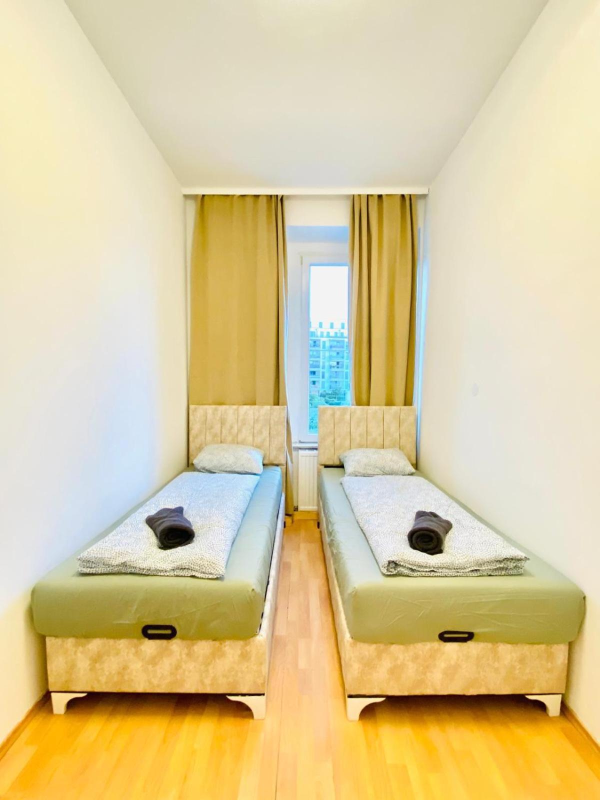 וינה Bright 5Br Shared Apartment W Great Transport Link מראה חיצוני תמונה