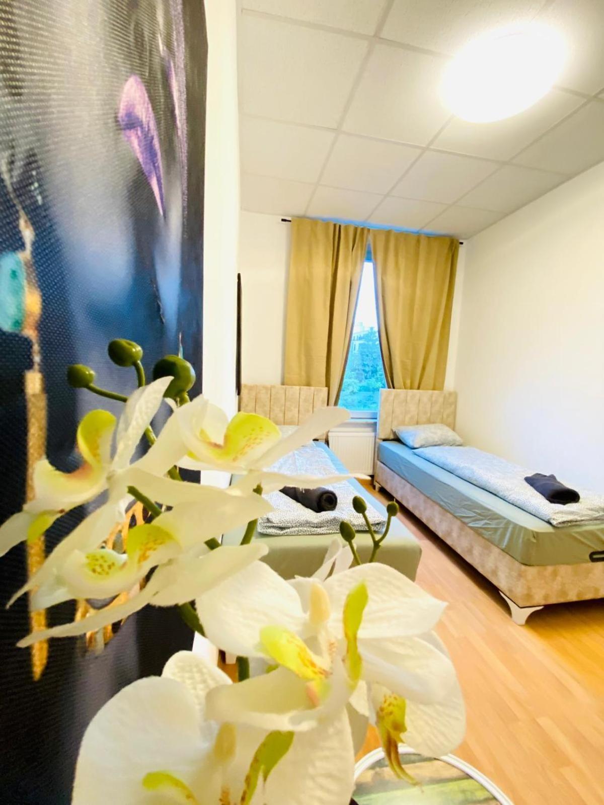 וינה Bright 5Br Shared Apartment W Great Transport Link מראה חיצוני תמונה