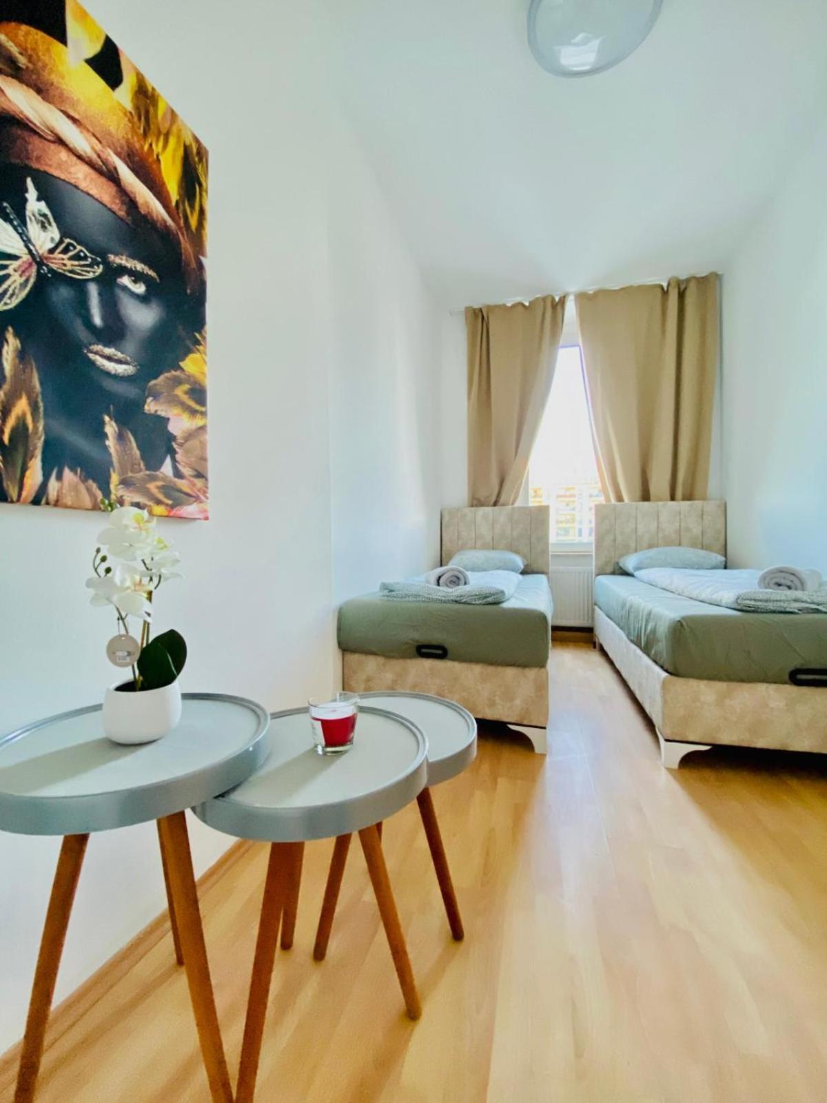 וינה Bright 5Br Shared Apartment W Great Transport Link מראה חיצוני תמונה