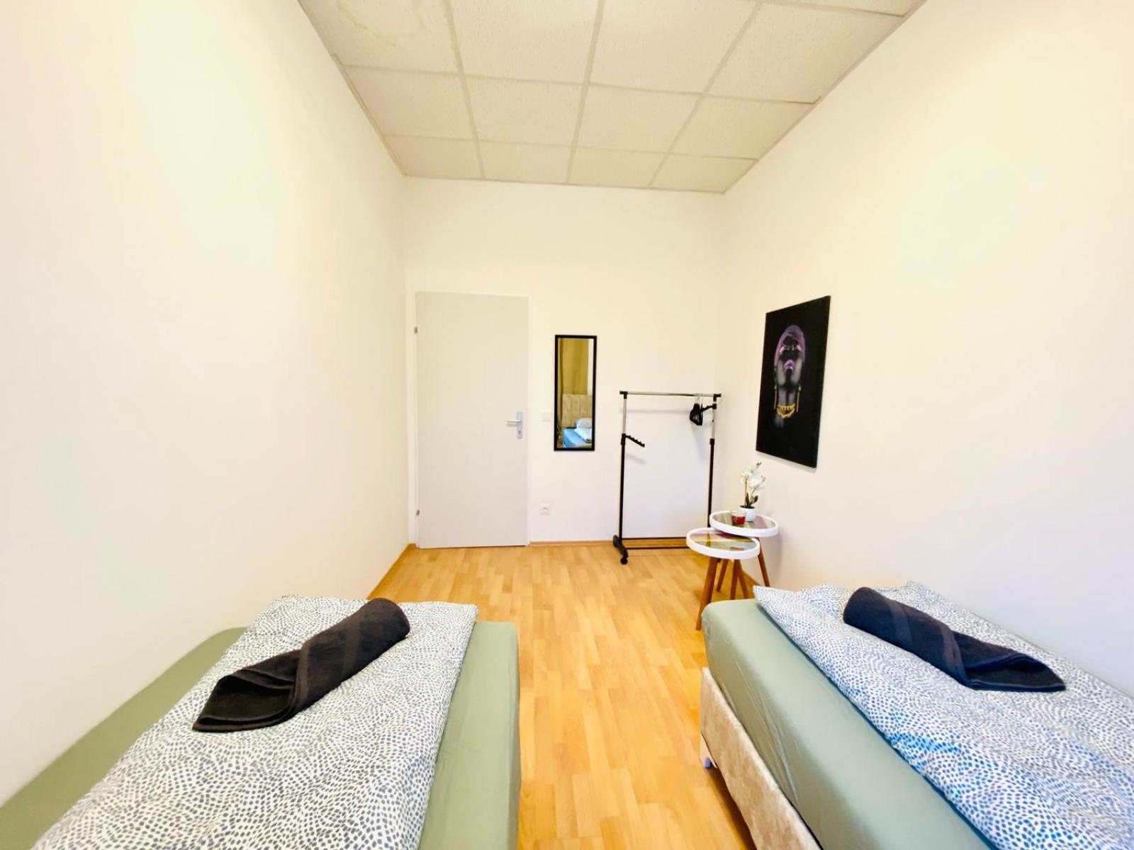 וינה Bright 5Br Shared Apartment W Great Transport Link מראה חיצוני תמונה