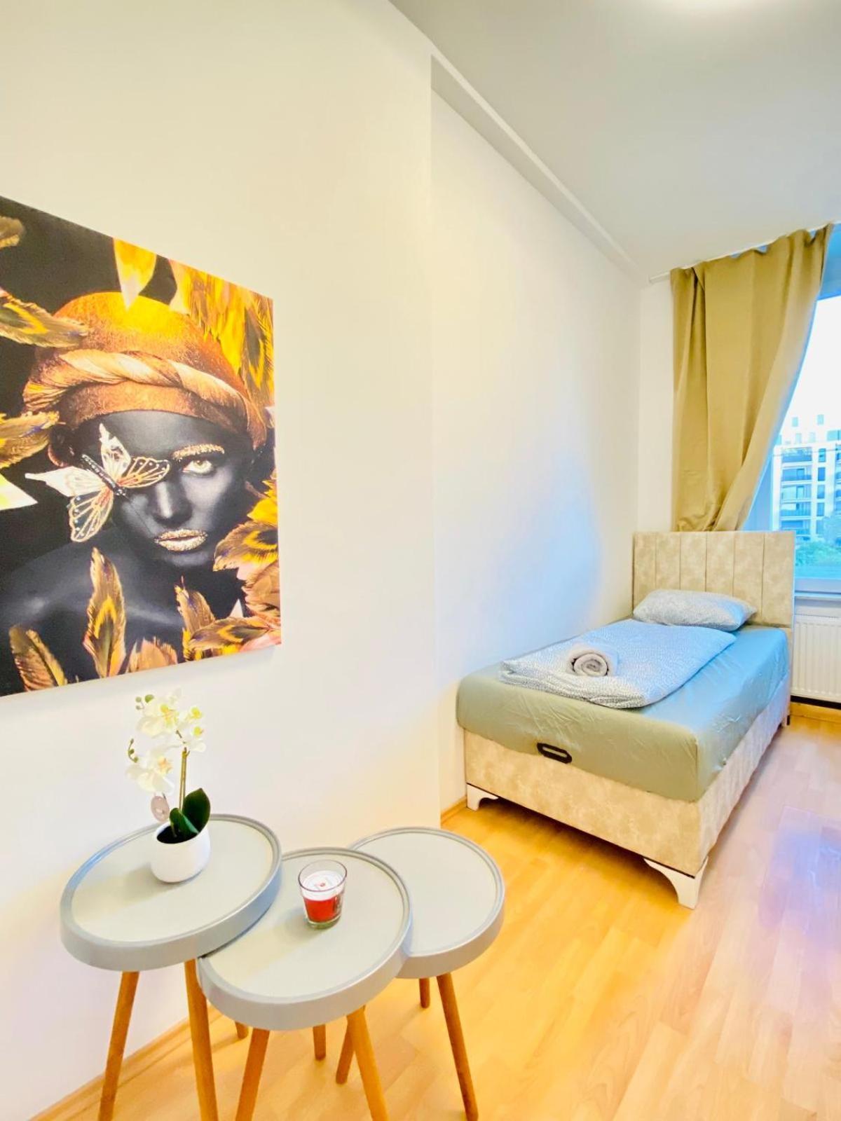 וינה Bright 5Br Shared Apartment W Great Transport Link מראה חיצוני תמונה