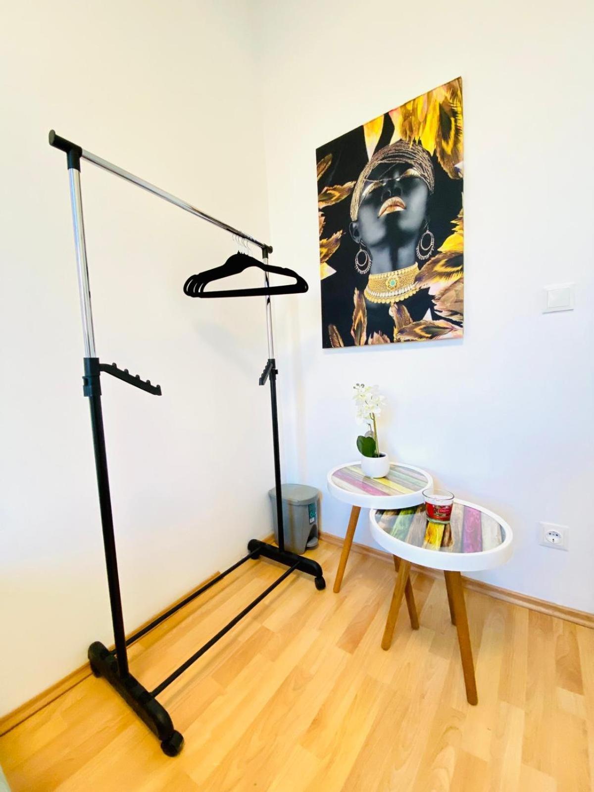 וינה Bright 5Br Shared Apartment W Great Transport Link מראה חיצוני תמונה