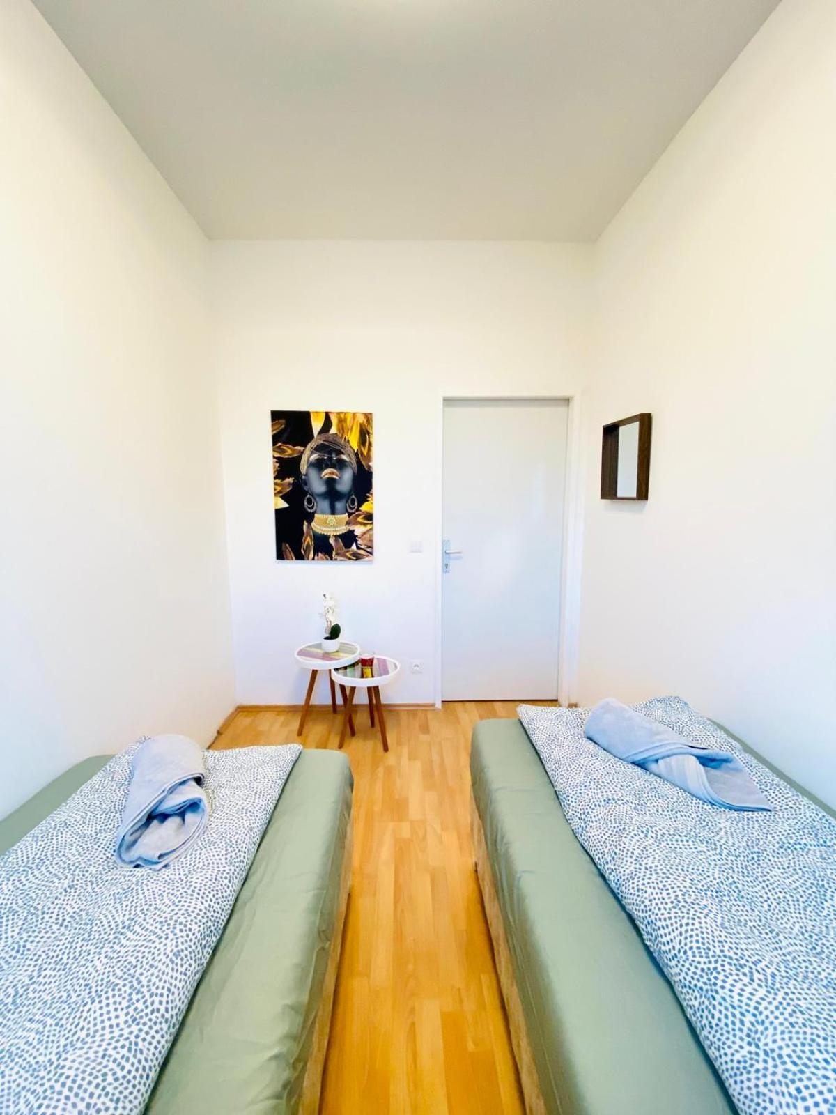 וינה Bright 5Br Shared Apartment W Great Transport Link מראה חיצוני תמונה
